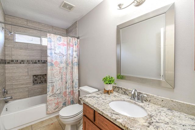 245 Lake Estates Drive, Montgomery, TX 77356