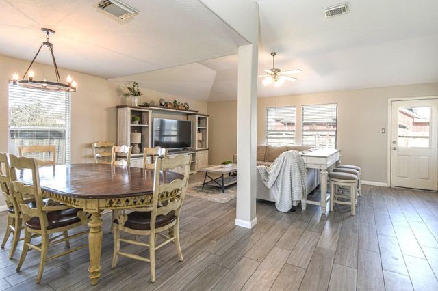 245 Lake Estates Drive, Montgomery, TX 77356