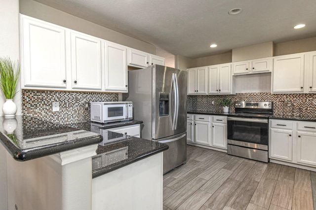 245 Lake Estates Drive, Montgomery, TX 77356