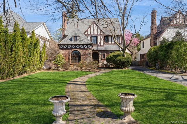63 Marlborough Court, Rockville Centre, NY 11570