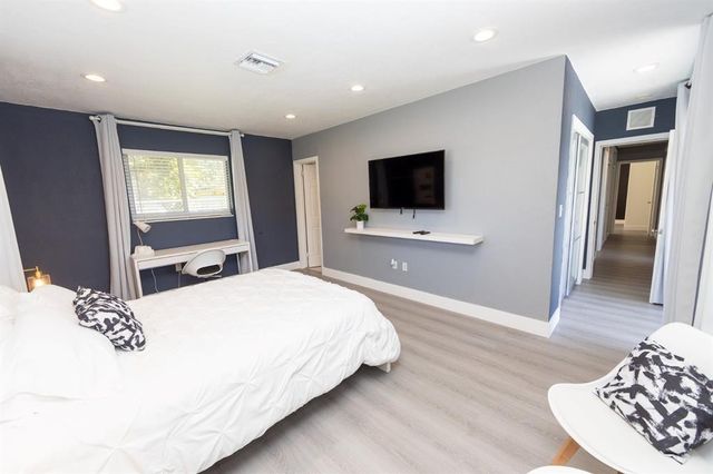 475 NE 142nd Street, North Miami, FL 33161