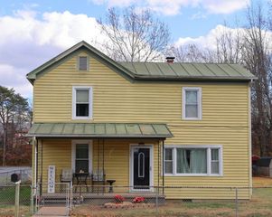 364 N BATH AVE, Waynesboro, VA 22980