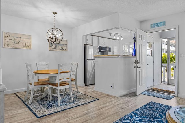 490 SE 19th Avenue 203, Pompano Beach, FL 33060