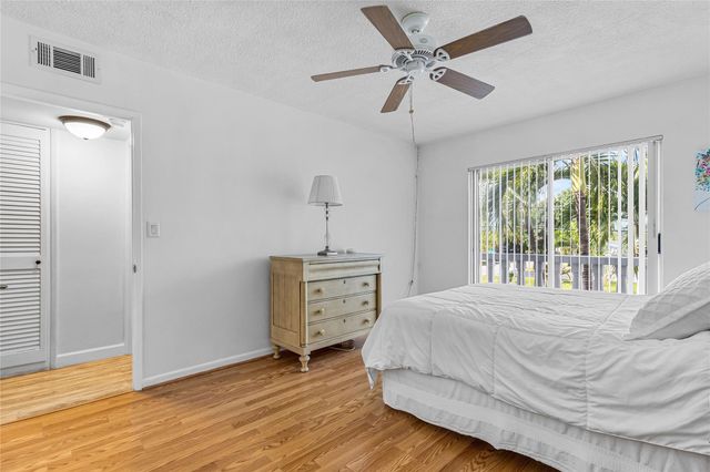 490 SE 19th Avenue 203, Pompano Beach, FL 33060