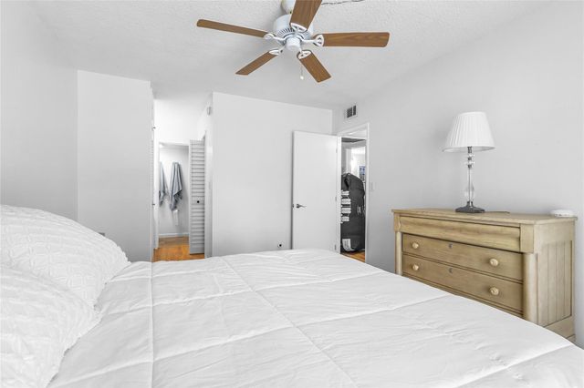 490 SE 19th Avenue 203, Pompano Beach, FL 33060