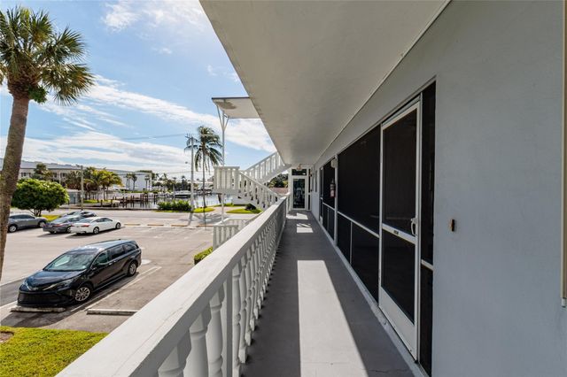490 SE 19th Avenue 203, Pompano Beach, FL 33060