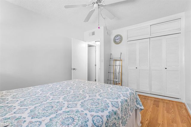 490 SE 19th Avenue 203, Pompano Beach, FL 33060