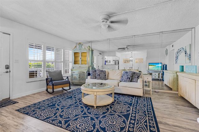 490 SE 19th Avenue 203, Pompano Beach, FL 33060