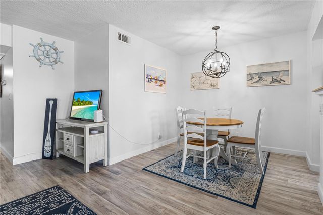 490 SE 19th Avenue 203, Pompano Beach, FL 33060