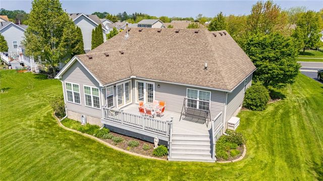 83 Arborway Ln Lane, Greece, NY 14612