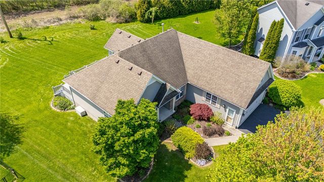 83 Arborway Ln Lane, Greece, NY 14612