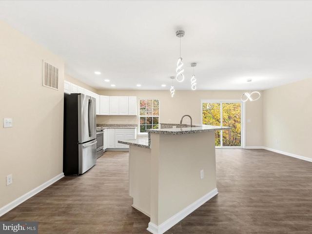 3281 RUSSEL RUN RD, Locust Grove, VA 22508