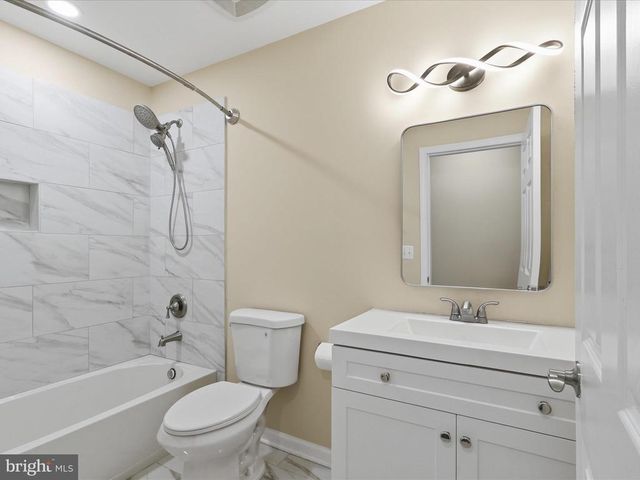 3281 RUSSEL RUN RD, Locust Grove, VA 22508