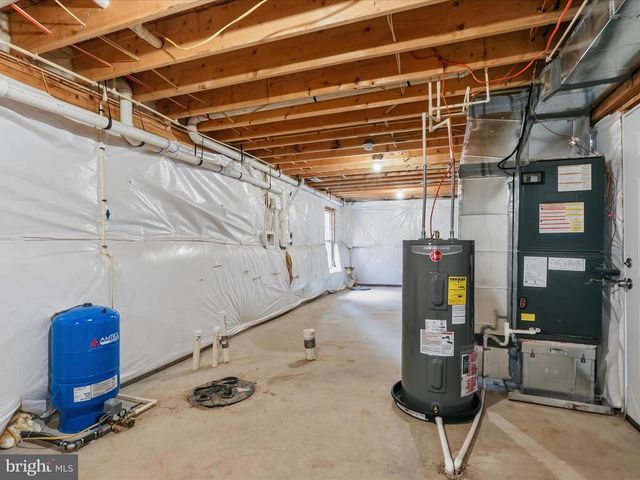 3281 RUSSEL RUN RD, Locust Grove, VA 22508