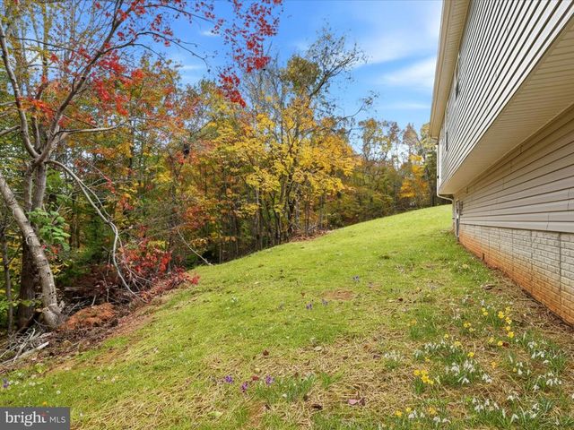 3281 RUSSEL RUN RD, Locust Grove, VA 22508