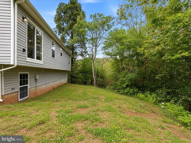 3281 RUSSEL RUN RD, Locust Grove, VA 22508