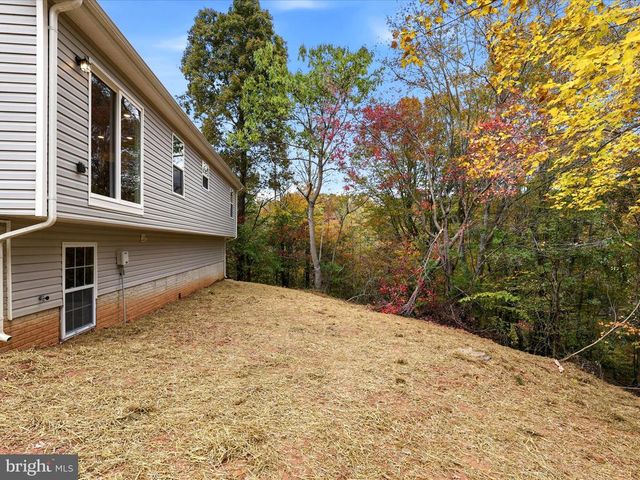 3281 RUSSEL RUN RD, Locust Grove, VA 22508