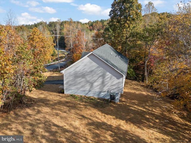 3281 RUSSEL RUN RD, Locust Grove, VA 22508