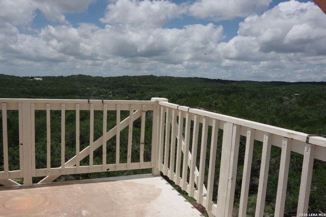 620 County Road 242, Hondo, TX 78861