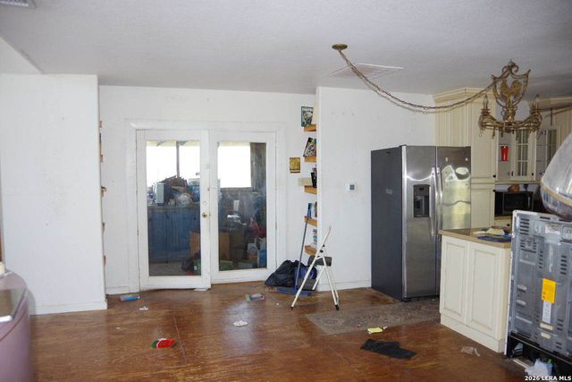 620 County Road 242, Hondo, TX 78861