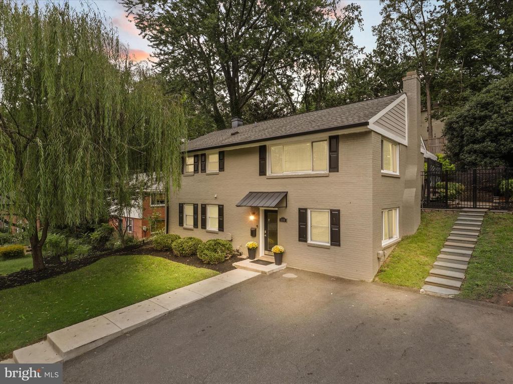 6330 GENTELE CT, Alexandria, VA 22310