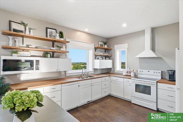 17260 NW 12th Street, Davey, NE 68336