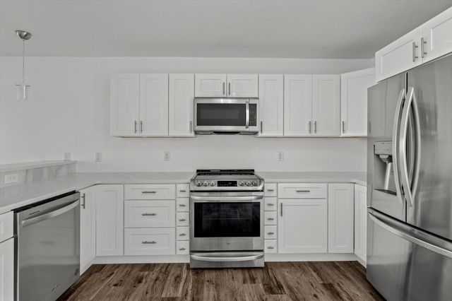 825 & 827 Lon Road, Rogersville, MO 65742