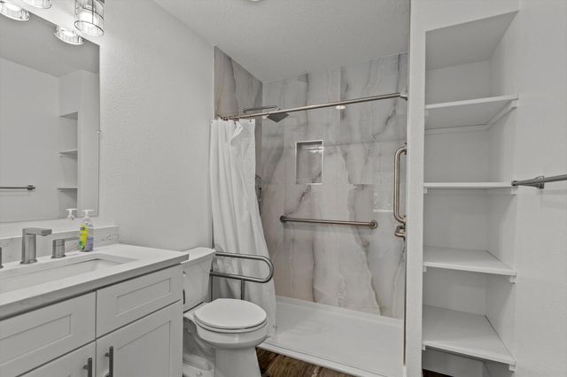 825 & 827 Lon Road, Rogersville, MO 65742