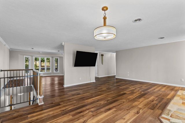 825 & 827 Lon Road, Rogersville, MO 65742