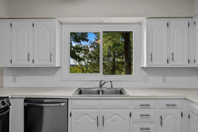 825 & 827 Lon Road, Rogersville, MO 65742