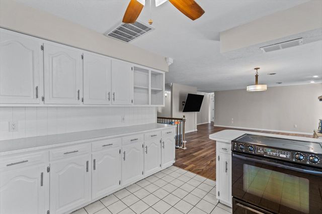 825 & 827 Lon Road, Rogersville, MO 65742