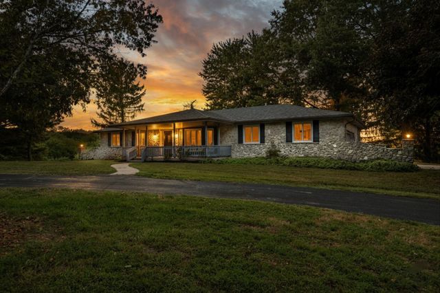 825 & 827 Lon Road, Rogersville, MO 65742