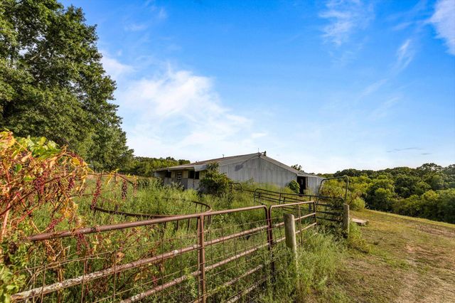 825 & 827 Lon Road, Rogersville, MO 65742