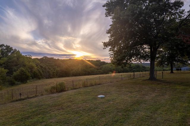 825 & 827 Lon Road, Rogersville, MO 65742