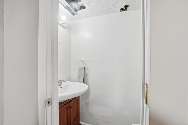 5242 Columbine Court, Columbus, OH 43230