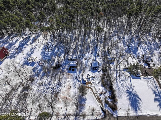 3 Schreibers Lane, Freehold, NJ 07728