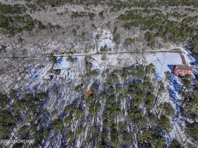 3 Schreibers Lane, Freehold, NJ 07728