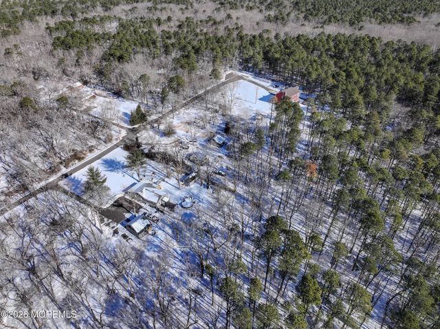 3 Schreibers Lane, Freehold, NJ 07728