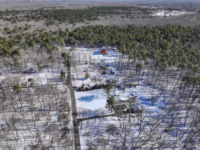 3 Schreibers Lane, Freehold, NJ 07728