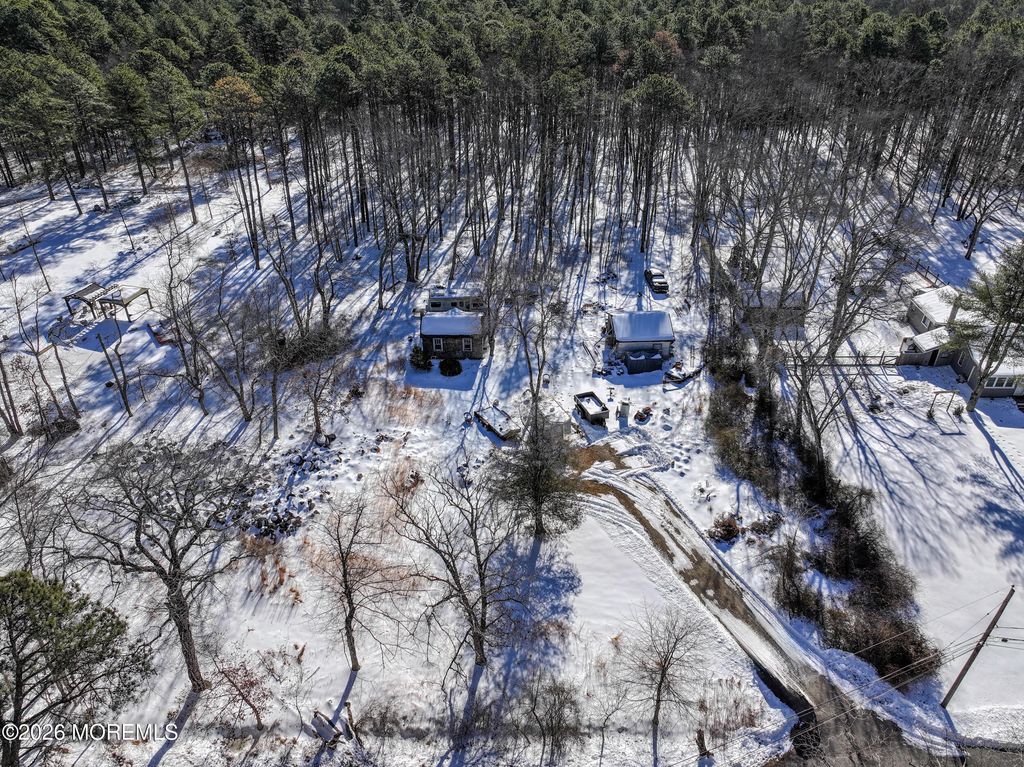 3 Schreibers Lane, Freehold, NJ 07728