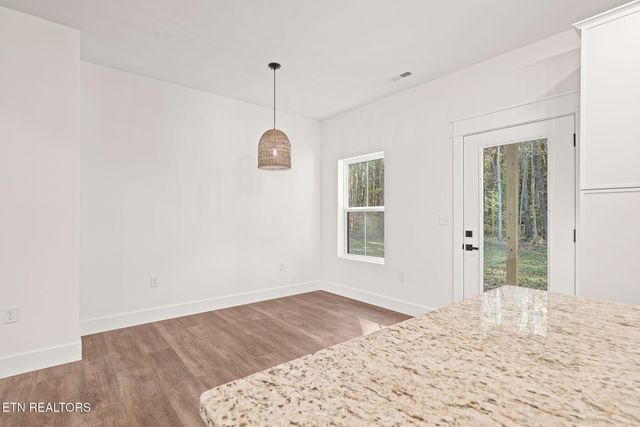 335 Rocky Top Rd, Monterey, TN 38574