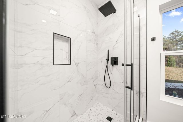 335 Rocky Top Rd, Monterey, TN 38574