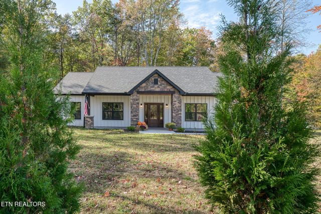 335 Rocky Top Rd, Monterey, TN 38574