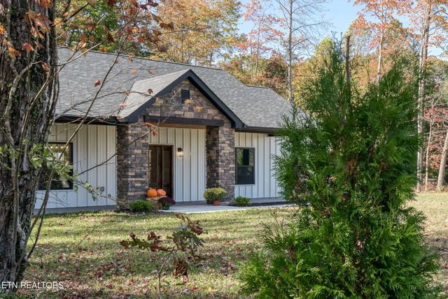 335 Rocky Top Rd, Monterey, TN 38574