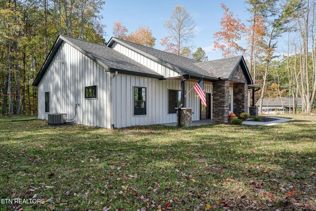 335 Rocky Top Rd, Monterey, TN 38574
