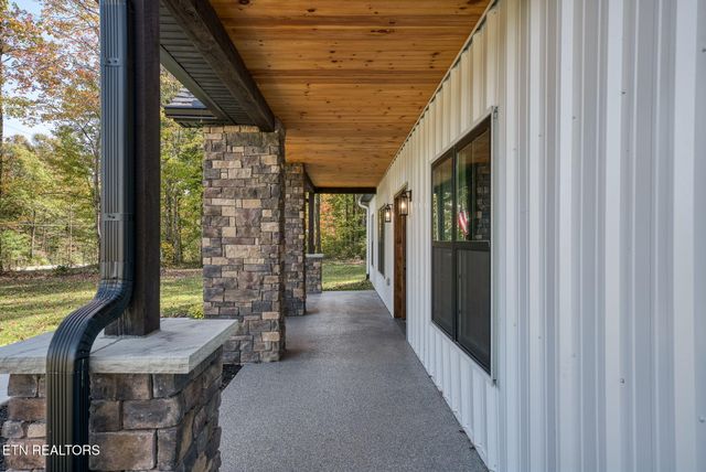 335 Rocky Top Rd, Monterey, TN 38574