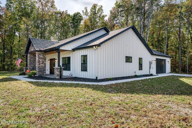 335 Rocky Top Rd, Monterey, TN 38574