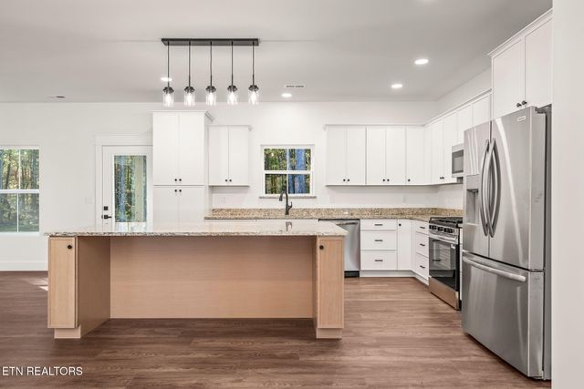 335 Rocky Top Rd, Monterey, TN 38574