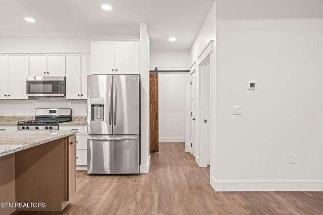 335 Rocky Top Rd, Monterey, TN 38574