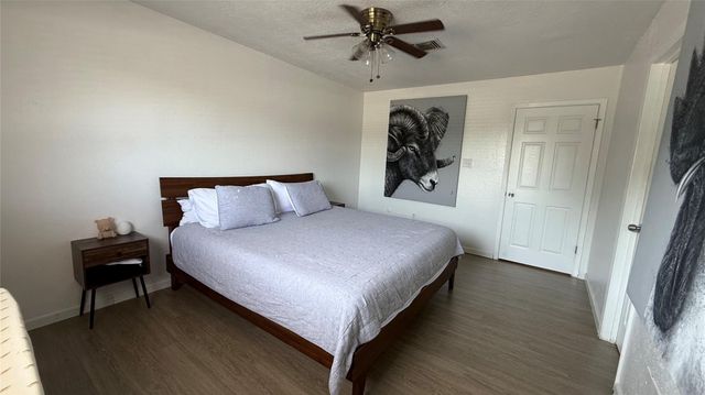 3812 Laura Leigh Drive, Friendswood, TX 77546